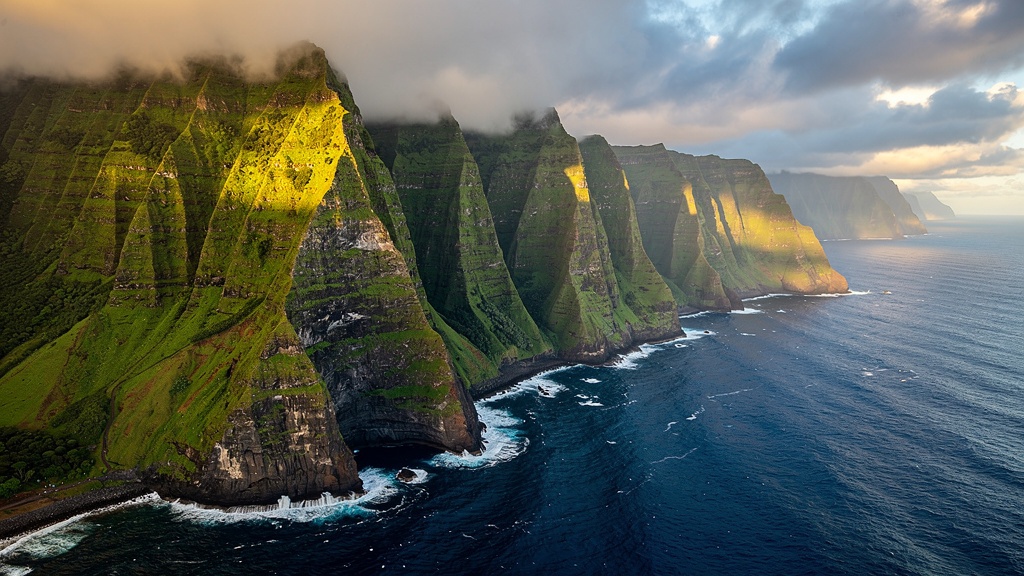 Tall sea cliffs of Kalaupapa on Molokai